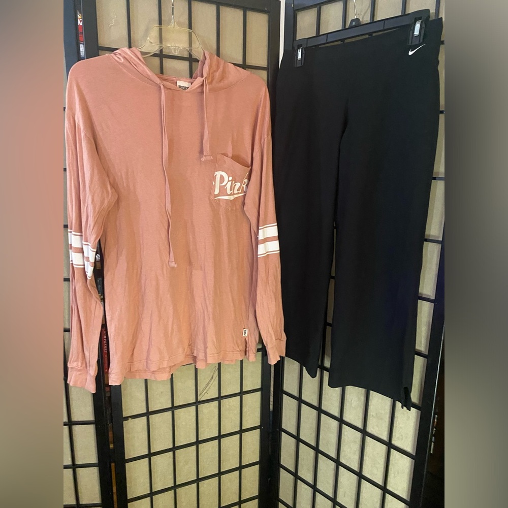 2 piece outfit including Nike crop leggings&VS hooded oversized long sleeve tee